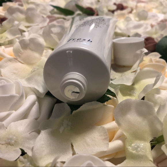 FRESH SOY FACE CLEANSER - Picture 3 of 3